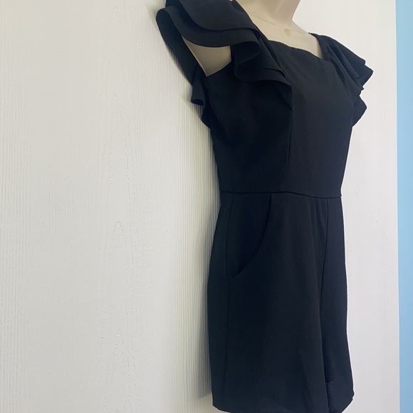 She & Sky - NWT Black Polyester Off The Shoulder Short Romper Size Small - Picture 3 of 12